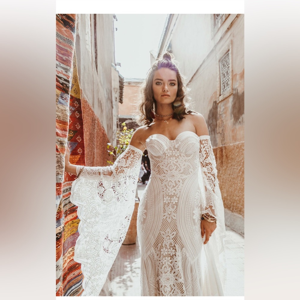 Beautiful Ru De Seine Adara Gown